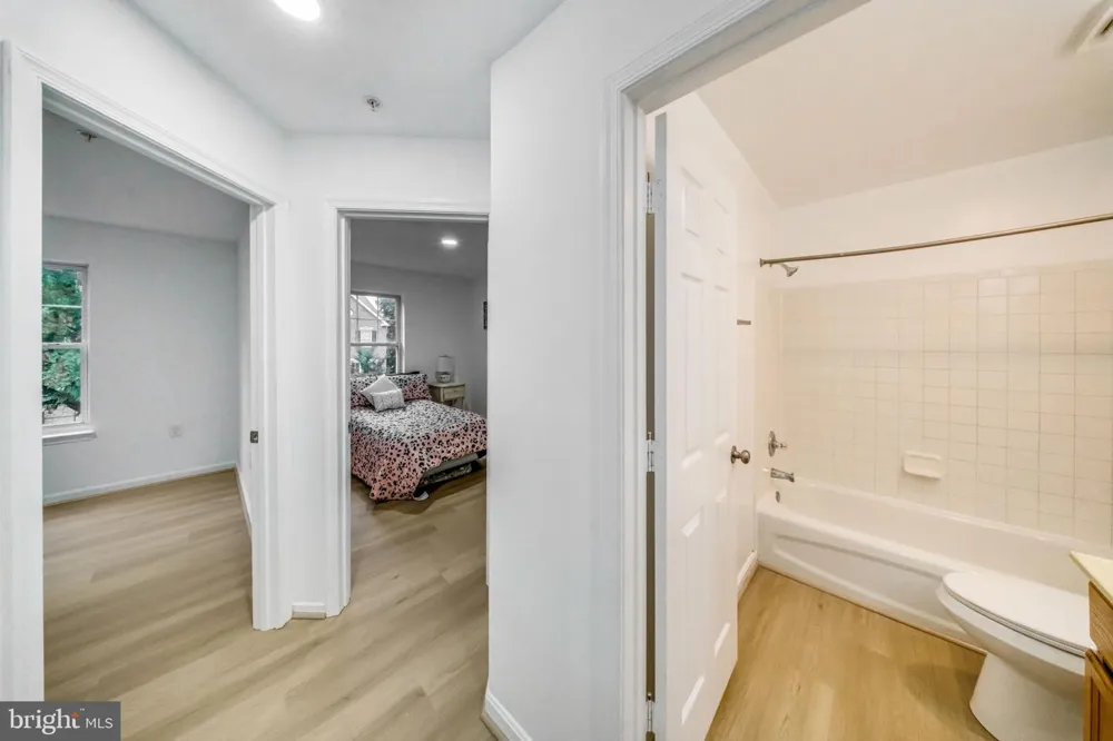 913 VARNEY STREET SE Washington, DC 20032