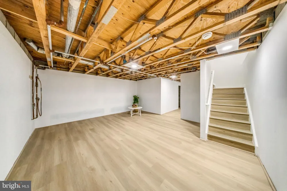 913 VARNEY STREET SE Washington, DC 20032