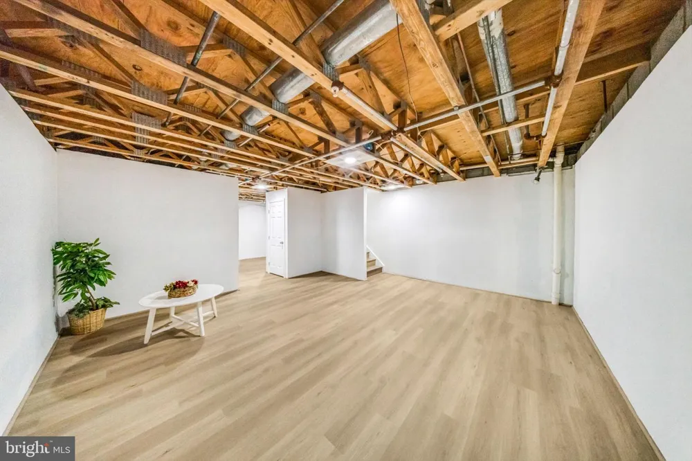 913 VARNEY STREET SE Washington, DC 20032