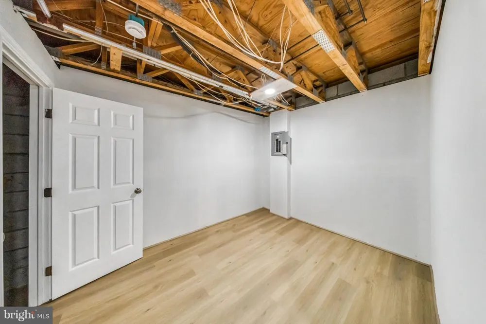 913 VARNEY STREET SE Washington, DC 20032