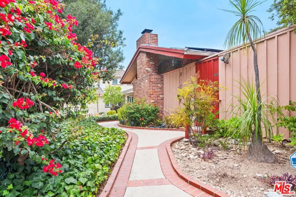 1641 Morada Place Altadena, CA 91001