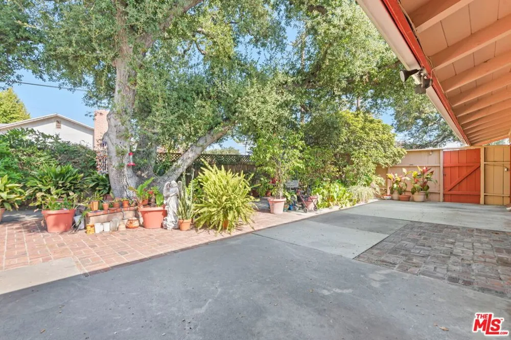 1641 Morada Place Altadena, CA 91001