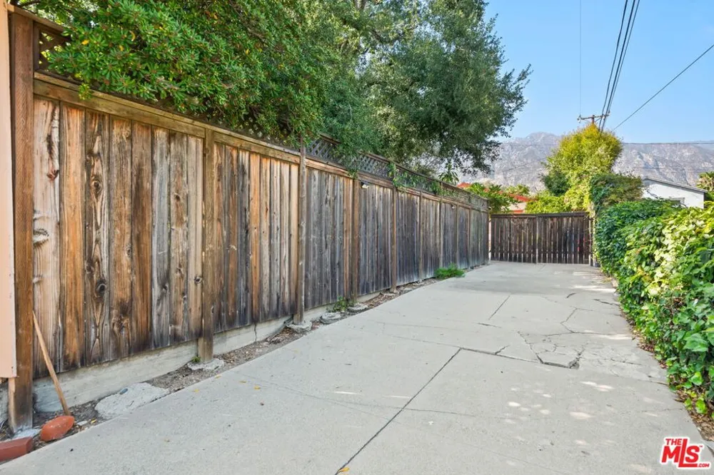 1641 Morada Place Altadena, CA 91001