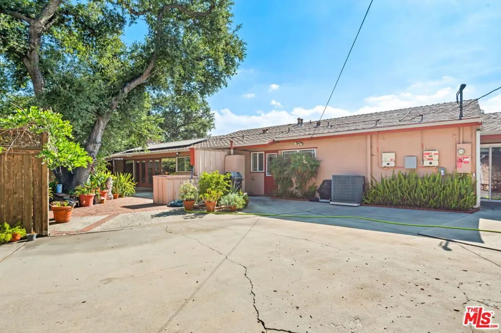 1641 Morada Place Altadena, CA 91001