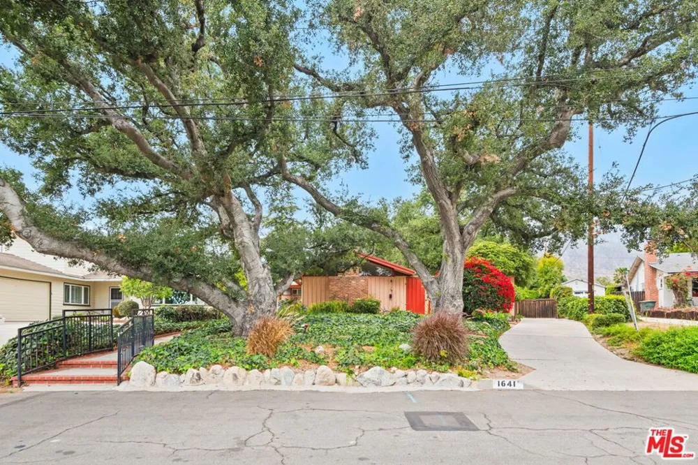 1641 Morada Place Altadena, CA 91001