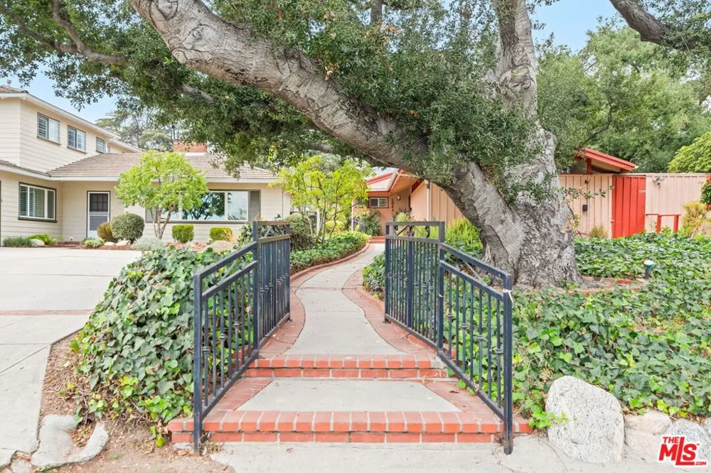 1641 Morada Place Altadena, CA 91001