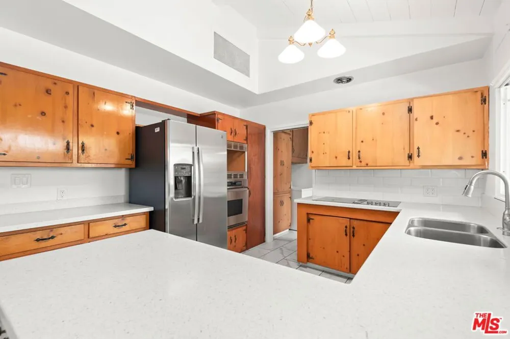 1641 Morada Place Altadena, CA 91001