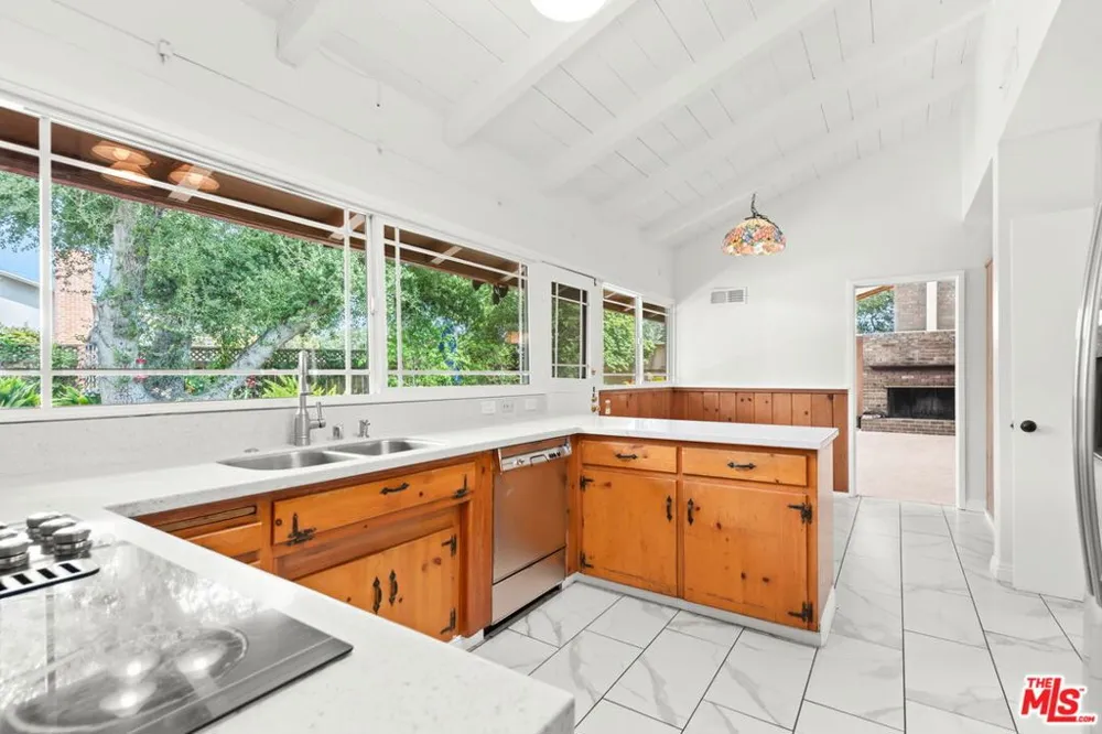 1641 Morada Place Altadena, CA 91001