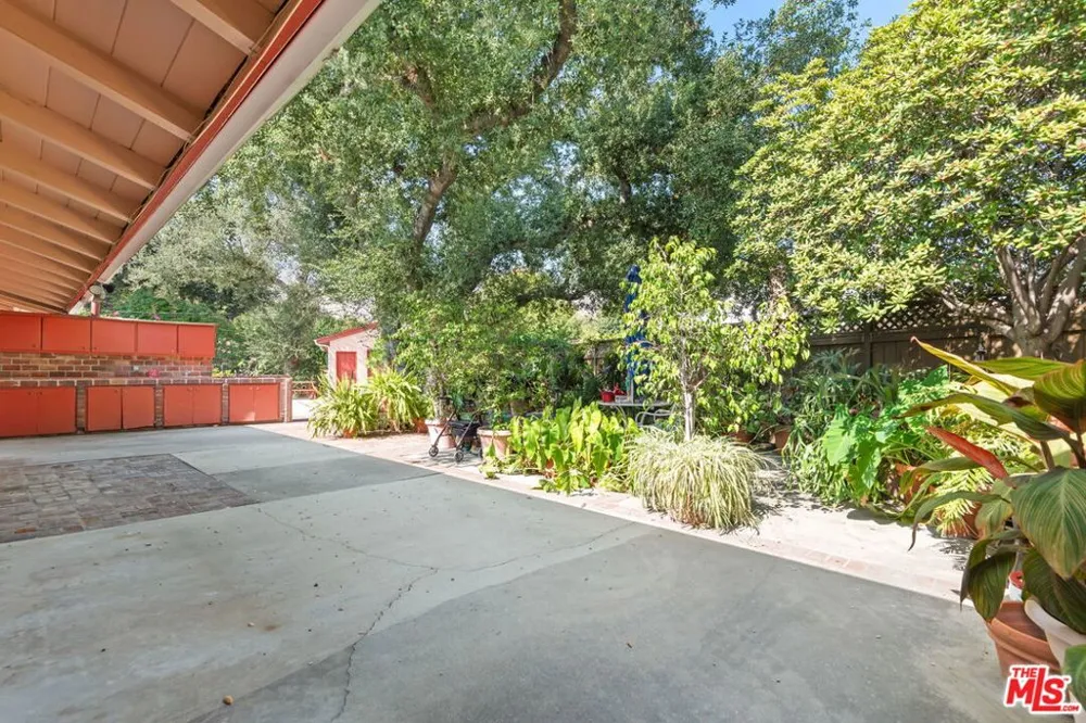 1641 Morada Place Altadena, CA 91001