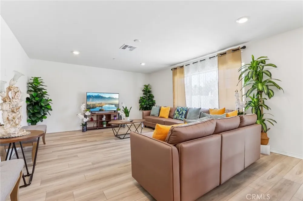 5160 Rowel Street Hemet, CA 92545