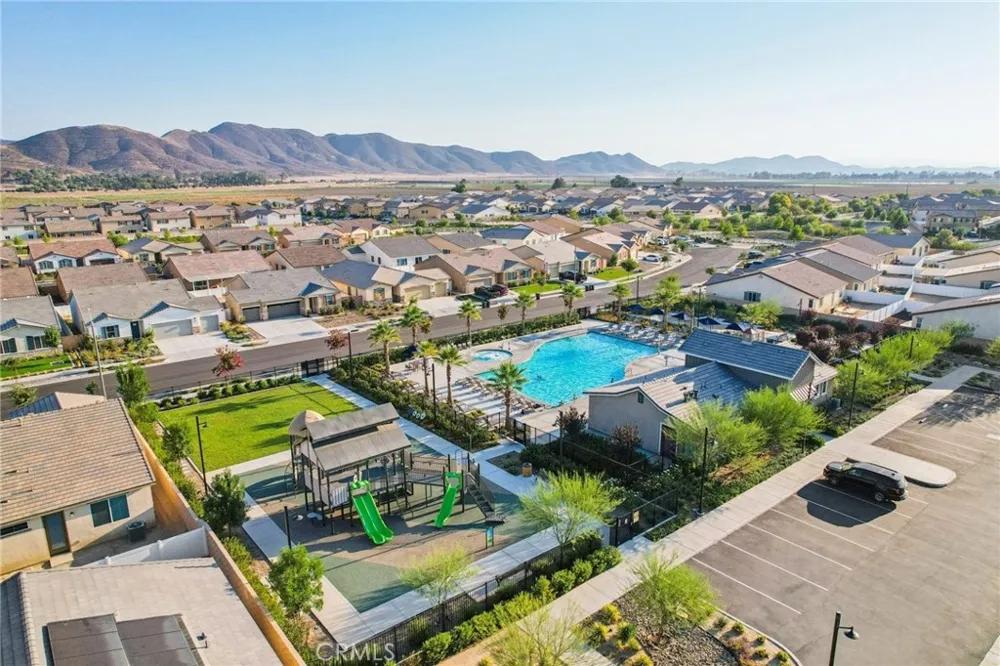 5160 Rowel Street Hemet, CA 92545