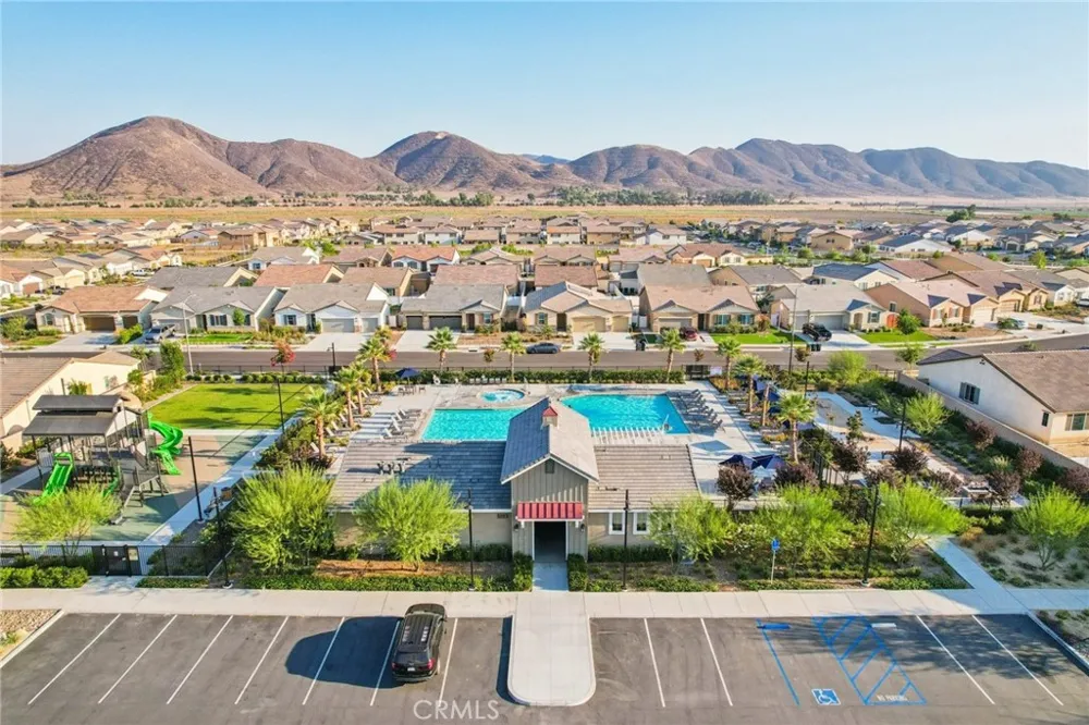 5160 Rowel Street Hemet, CA 92545