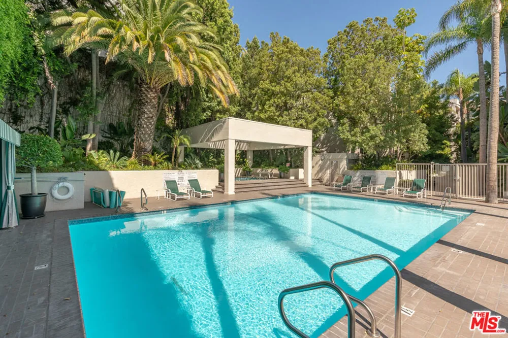 1131 Alta Loma Road #115 West Hollywood, CA 90069