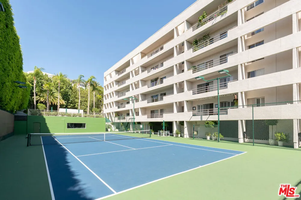 1131 Alta Loma Road #115 West Hollywood, CA 90069