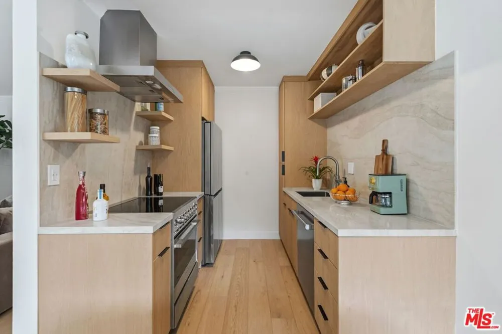 1131 Alta Loma Road #115 West Hollywood, CA 90069
