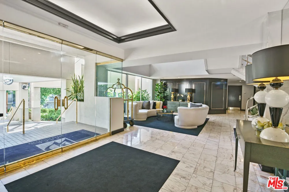 1131 Alta Loma Road #115 West Hollywood, CA 90069