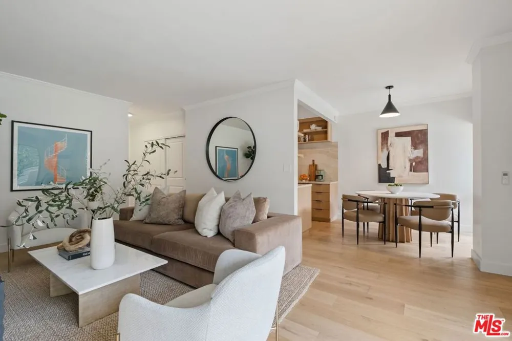 1131 Alta Loma Road #115 West Hollywood, CA 90069