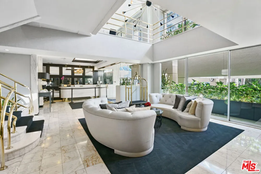 1131 Alta Loma Road #115 West Hollywood, CA 90069