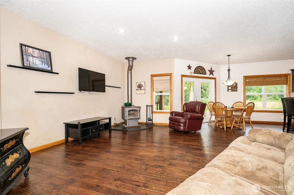 298 Toledo Salmon Creek Road Toledo, WA 98591