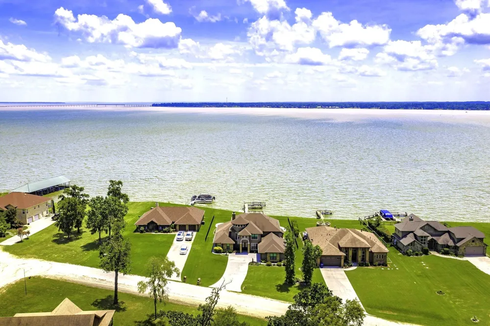 127 Bridgewater Onalaska, TX 77360