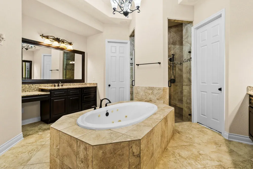 127 Bridgewater Onalaska, TX 77360