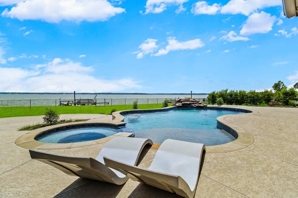 127 Bridgewater Onalaska, TX 77360