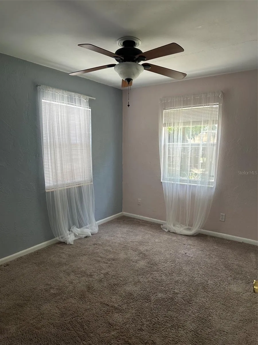 4142 6TH AVENUE St Petersburg, FL 33713