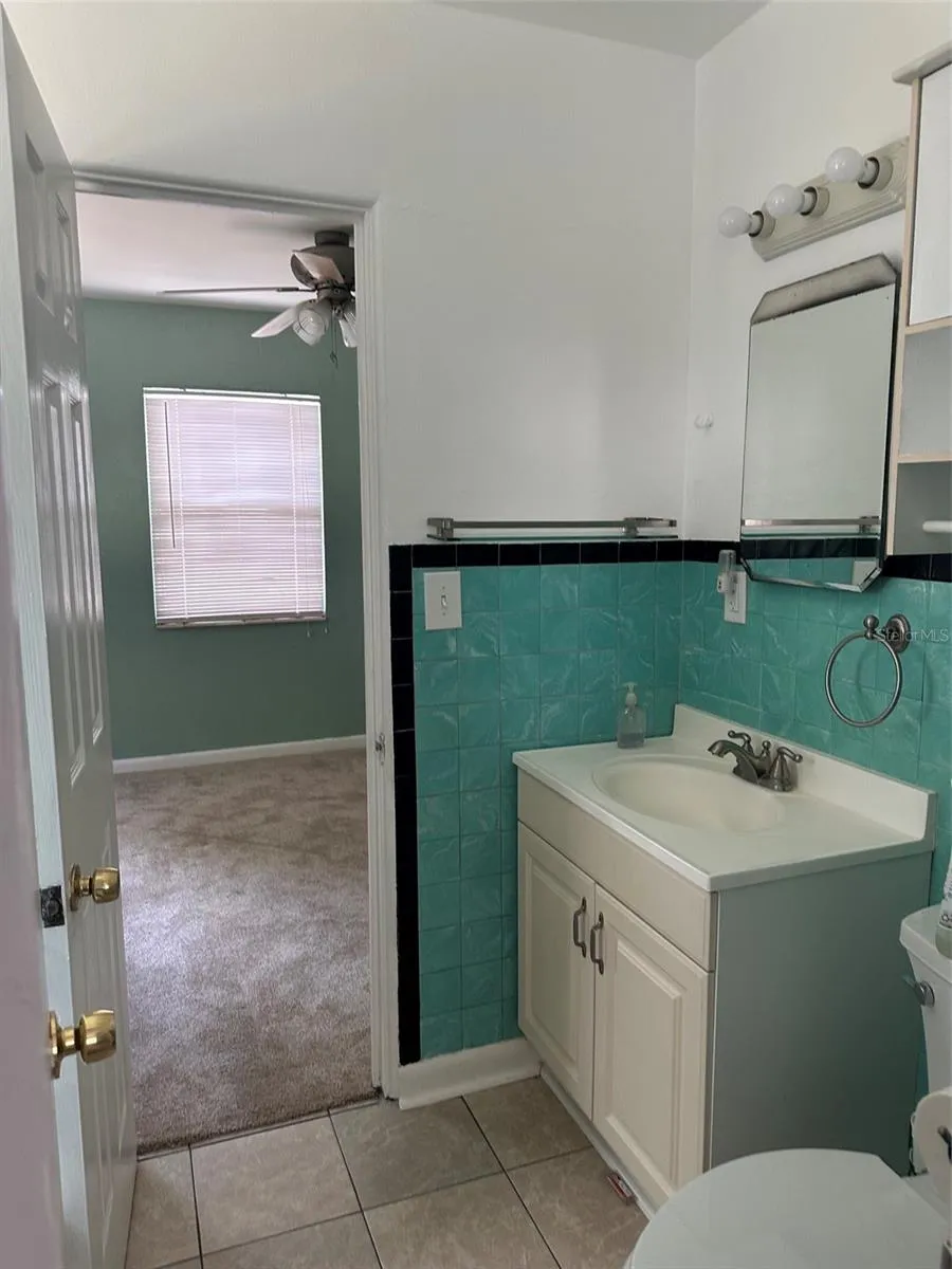 4142 6TH AVENUE St Petersburg, FL 33713