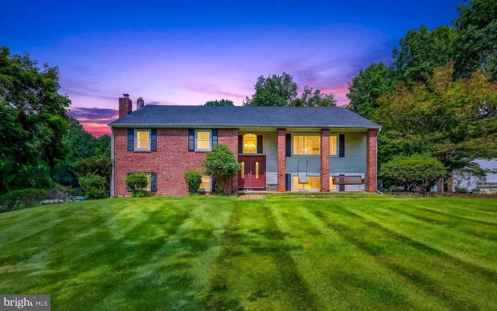 320 BARNESTON ROAD Glenmoore, PA 19343