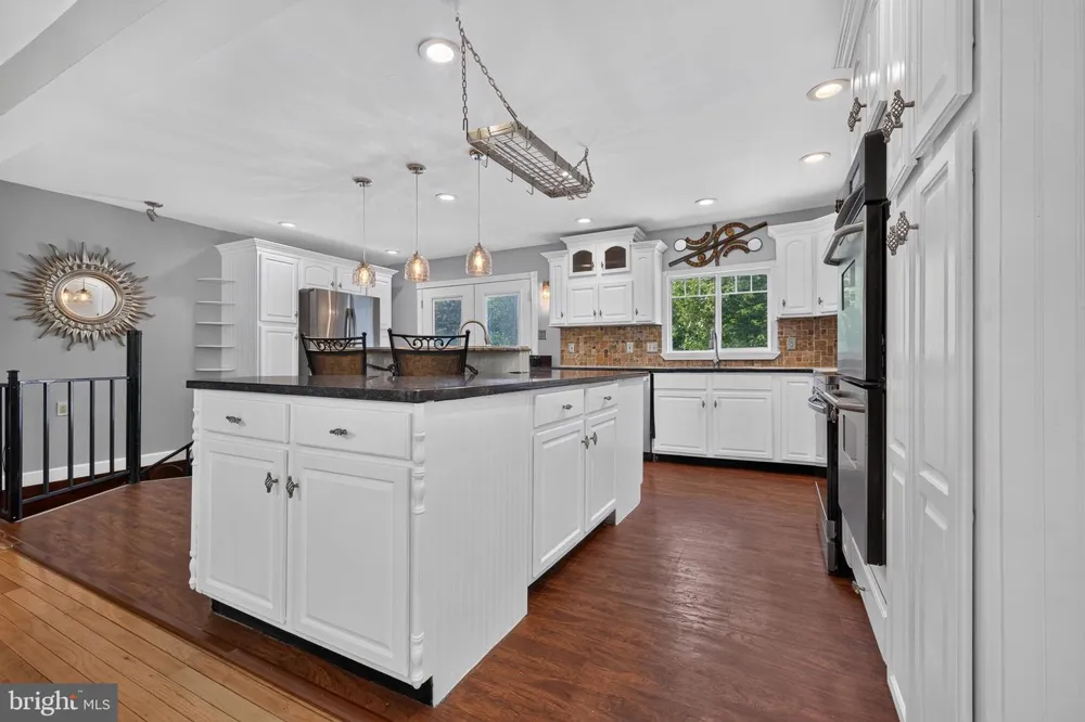 320 BARNESTON ROAD Glenmoore, PA 19343