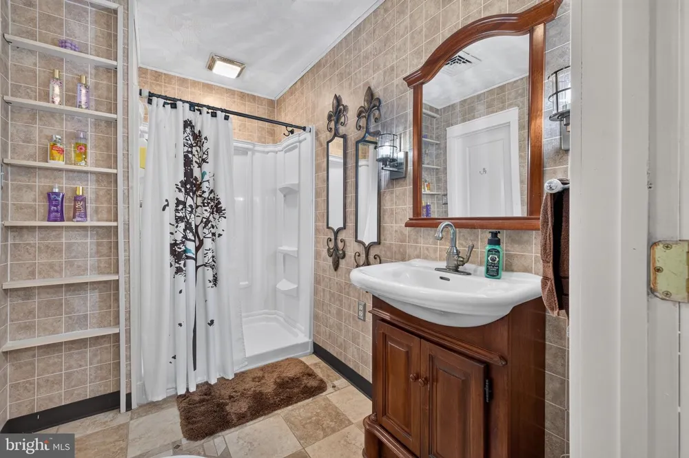 320 BARNESTON ROAD Glenmoore, PA 19343