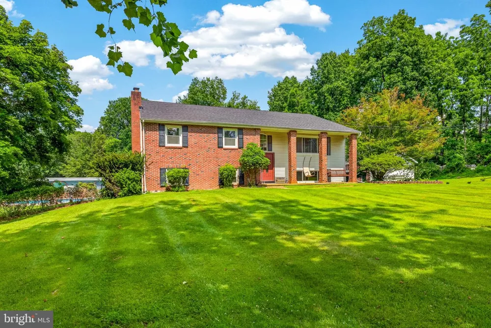 320 BARNESTON ROAD Glenmoore, PA 19343