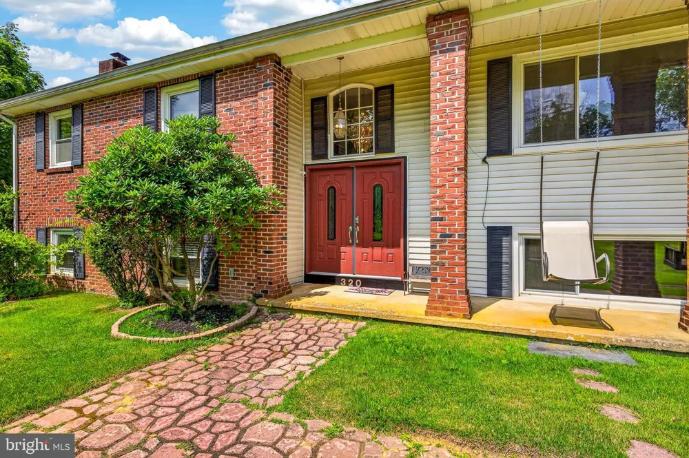 320 BARNESTON ROAD Glenmoore, PA 19343