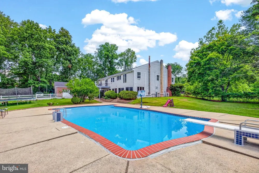 320 BARNESTON ROAD Glenmoore, PA 19343