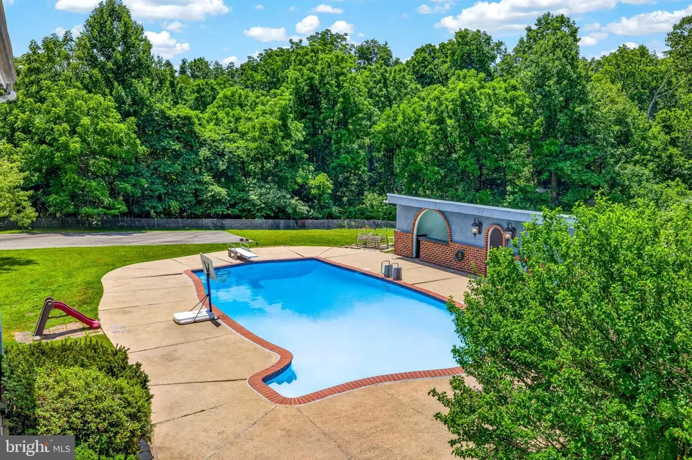 320 BARNESTON ROAD Glenmoore, PA 19343