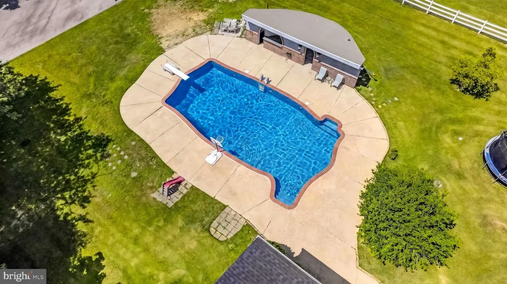 320 BARNESTON ROAD Glenmoore, PA 19343