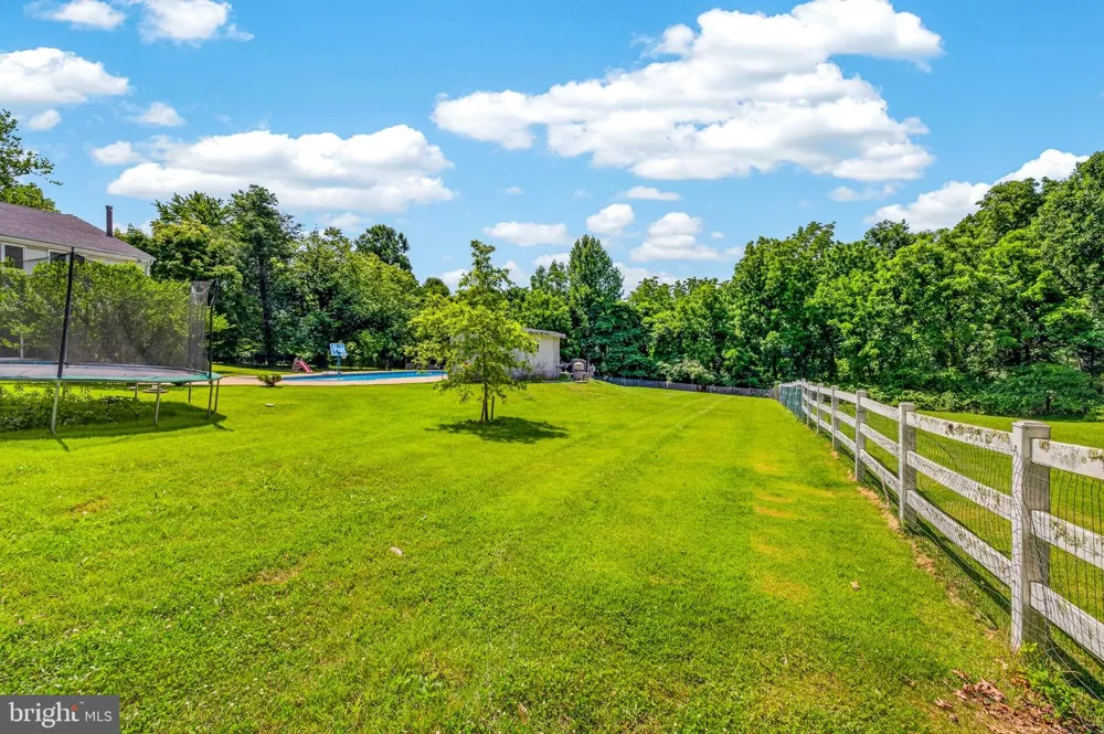 320 BARNESTON ROAD Glenmoore, PA 19343