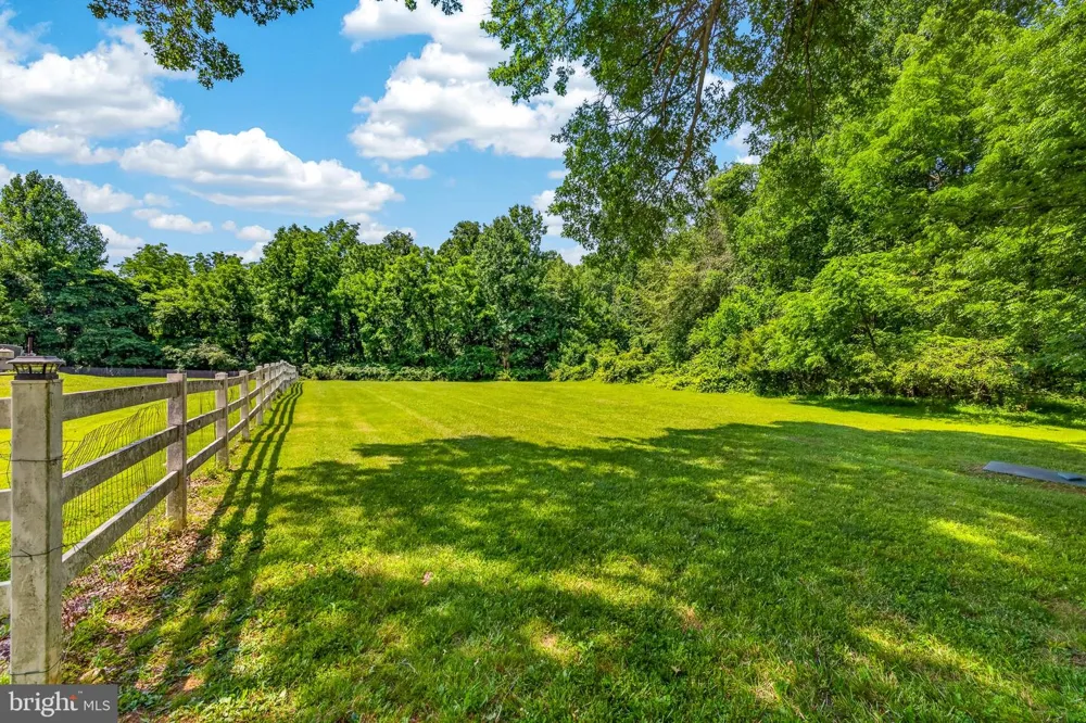 320 BARNESTON ROAD Glenmoore, PA 19343