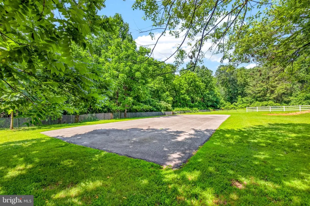 320 BARNESTON ROAD Glenmoore, PA 19343