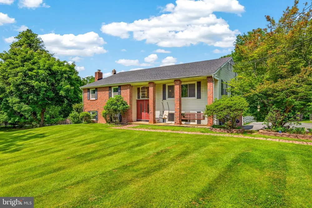 320 BARNESTON ROAD Glenmoore, PA 19343