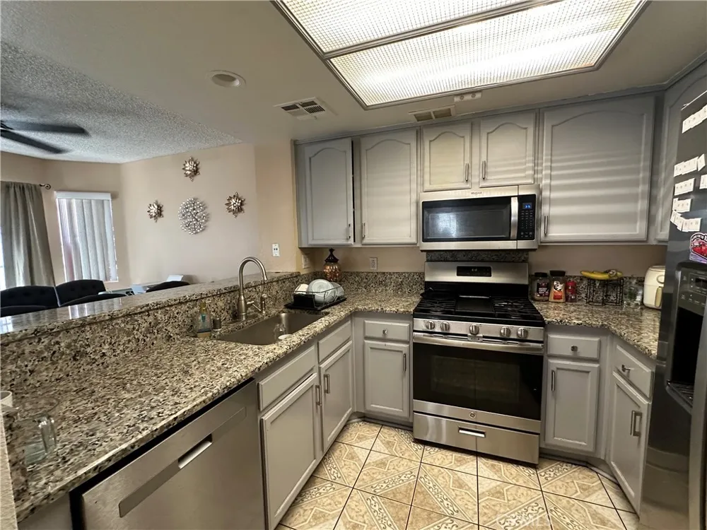 5147 Moonraker Palmdale, CA 93552