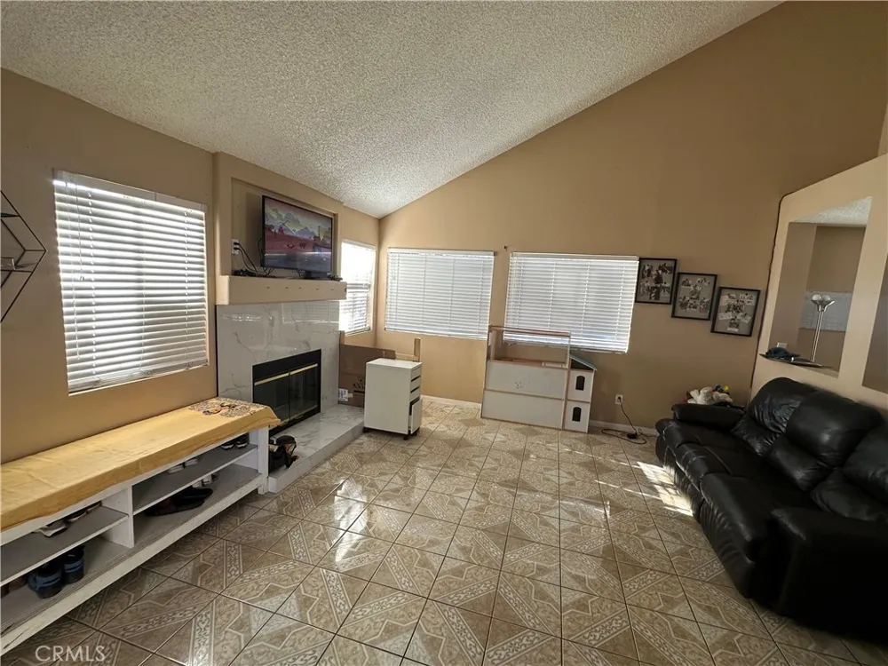5147 Moonraker Palmdale, CA 93552