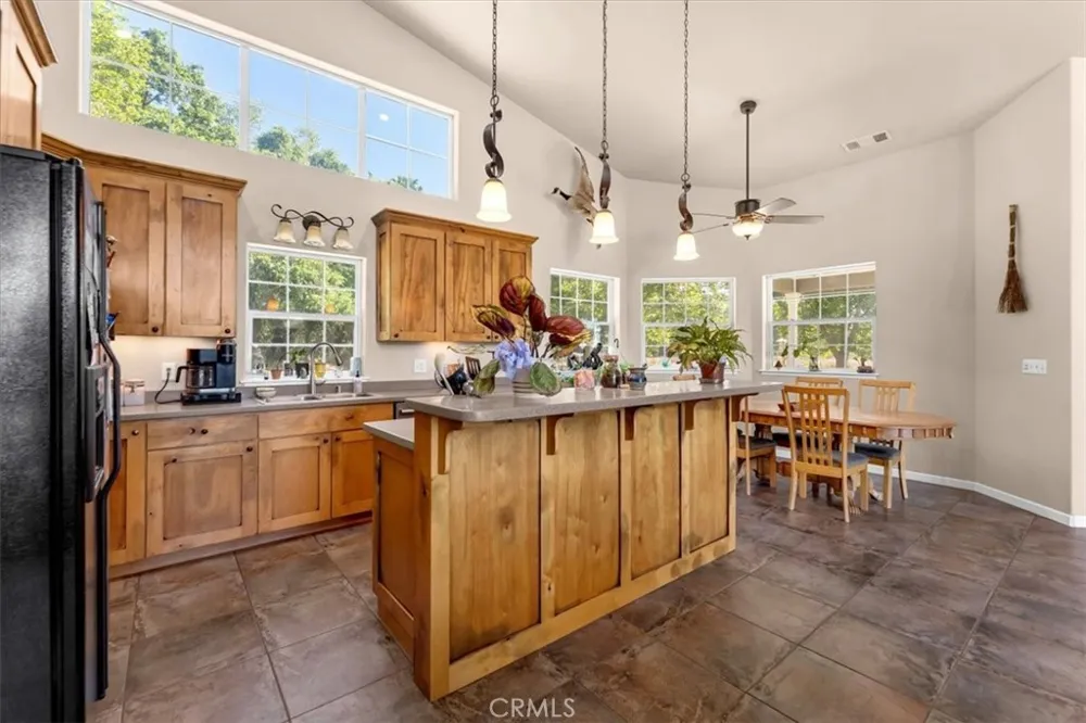 10975 Shasta Boulevard Los Molinos, CA 96055