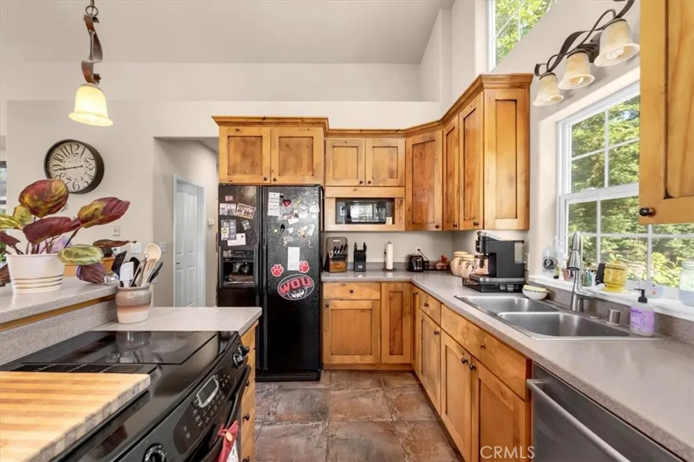 10975 Shasta Boulevard Los Molinos, CA 96055