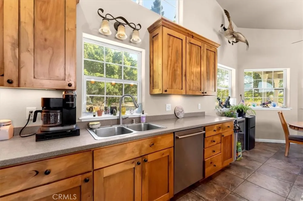 10975 Shasta Boulevard Los Molinos, CA 96055
