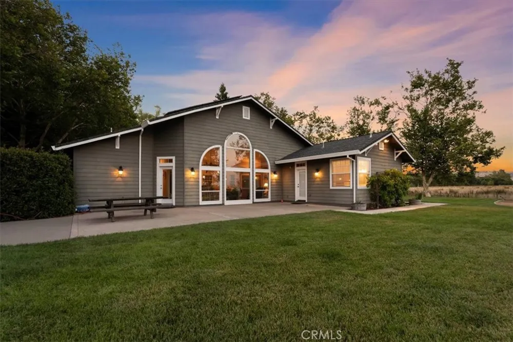 10975 Shasta Boulevard Los Molinos, CA 96055