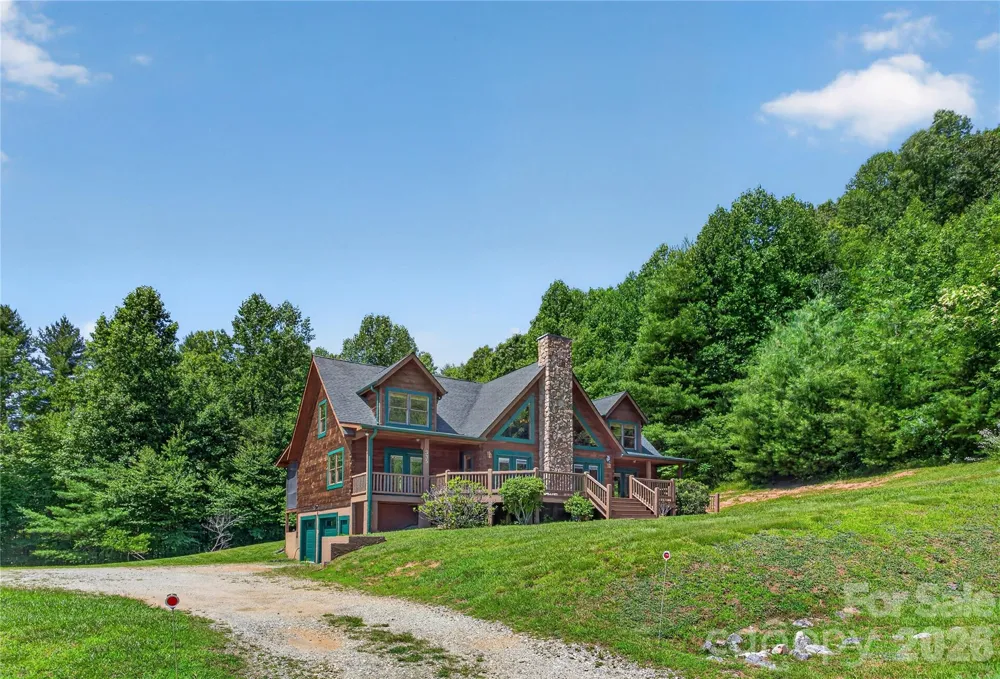 335 Whites Lake Boulevard Saluda, NC 28773