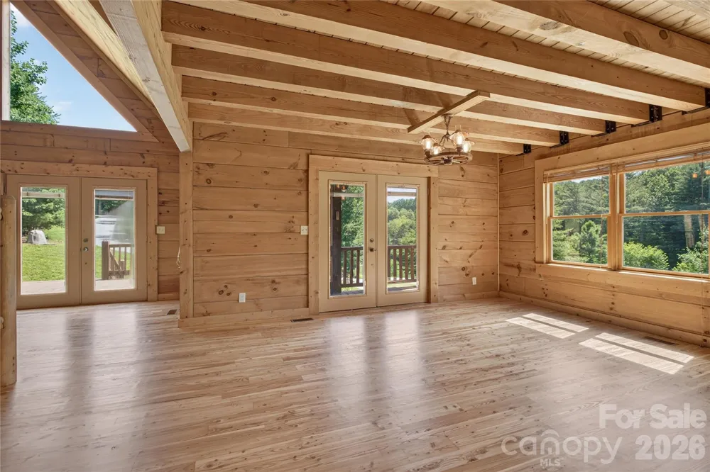 335 Whites Lake Boulevard Saluda, NC 28773