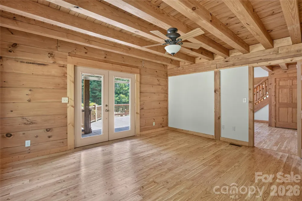 335 Whites Lake Boulevard Saluda, NC 28773