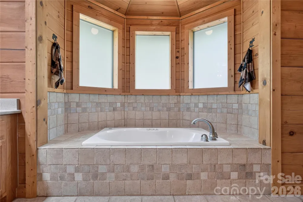 335 Whites Lake Boulevard Saluda, NC 28773